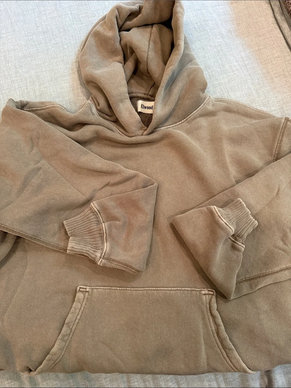 Elwood Taupe sweatpants and hoodie